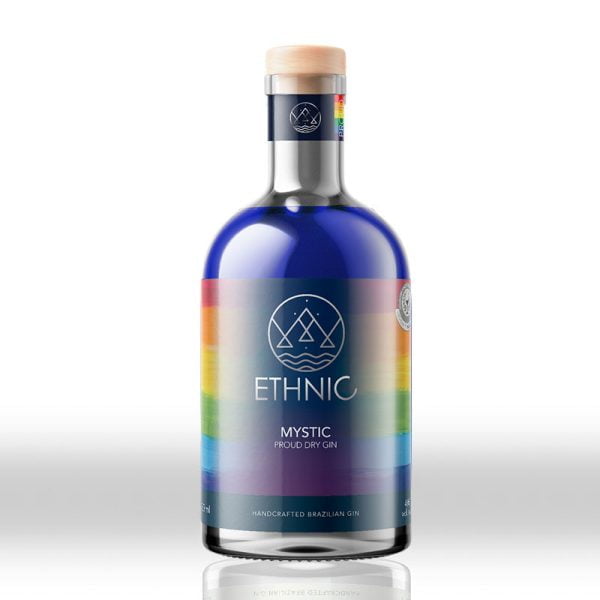 uma garrafa de gin ethnic mystic proud